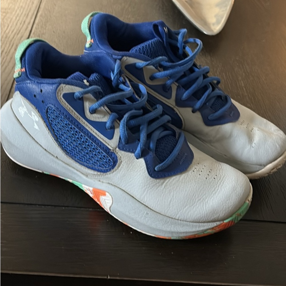 Kids Blue and White Athletic Shoes 4.5Y
